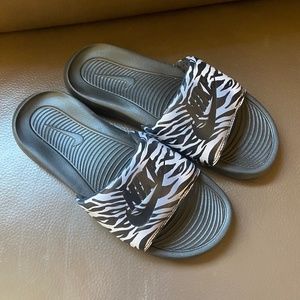 Nike Victori One Slide Print WMNS 6
